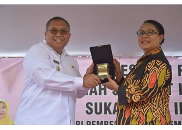 Menteri Pemberdayaan Perempuan Dan Perlindungan Anak Meresmikan Rumah Ibu Dan Anak Bersama Bupati Sukabumi